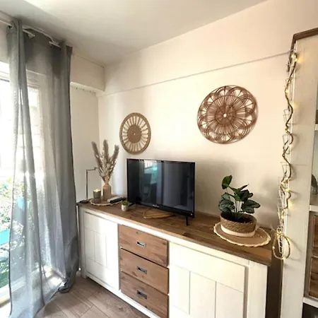 Charming For Two With Balcony In