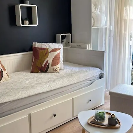 Charming For Two With Balcony In * Αντίμπ